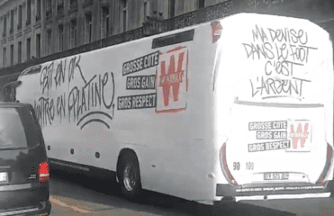 Bus publicitaire Winamax.